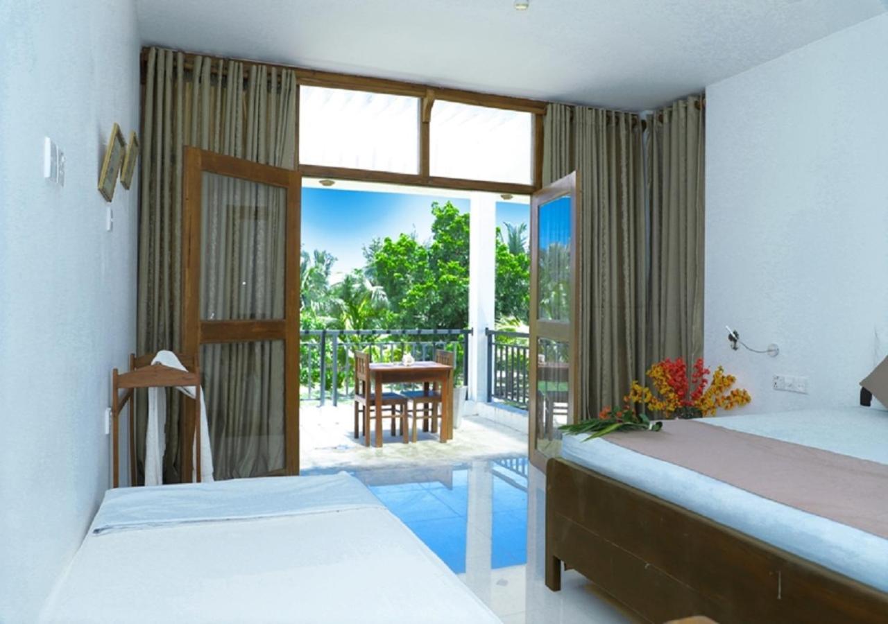 High Park Hotel 닐라벨리 외부 사진